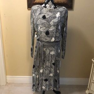 The Kollection Abstract long button sleeve, long back zipup dress, attached belt